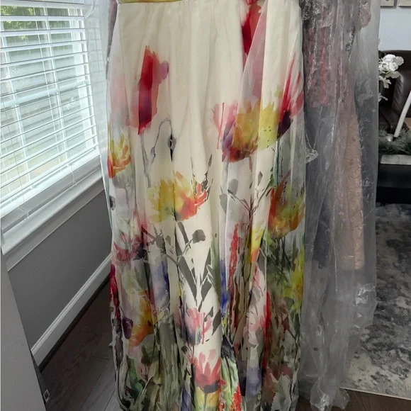 Badgley Mischka White Floral Maxi Dress